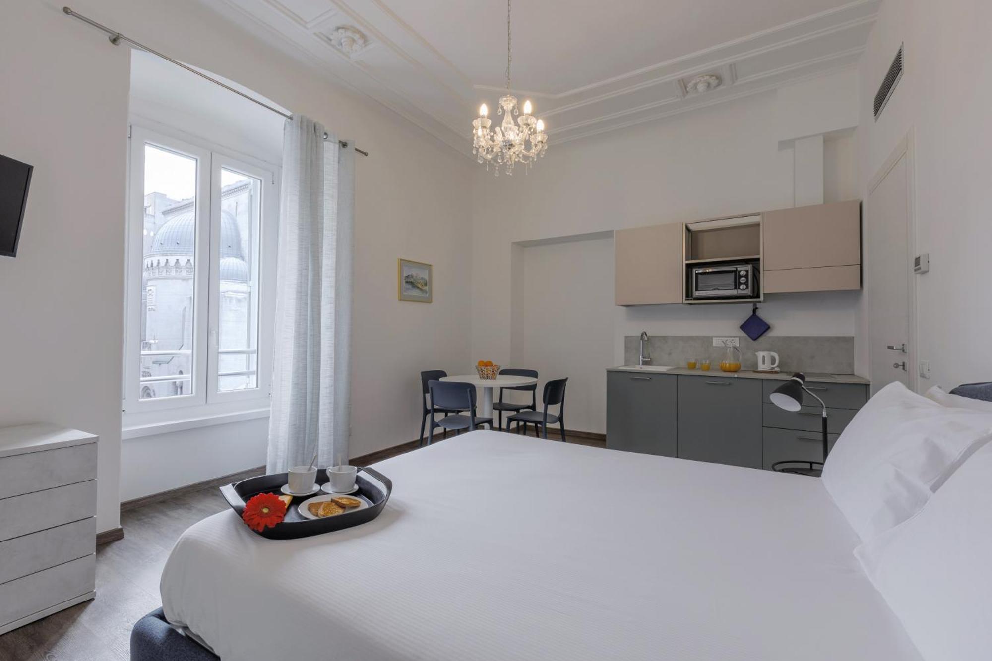 Residence Piazza Giotti 8 Trieszt Kültér fotó