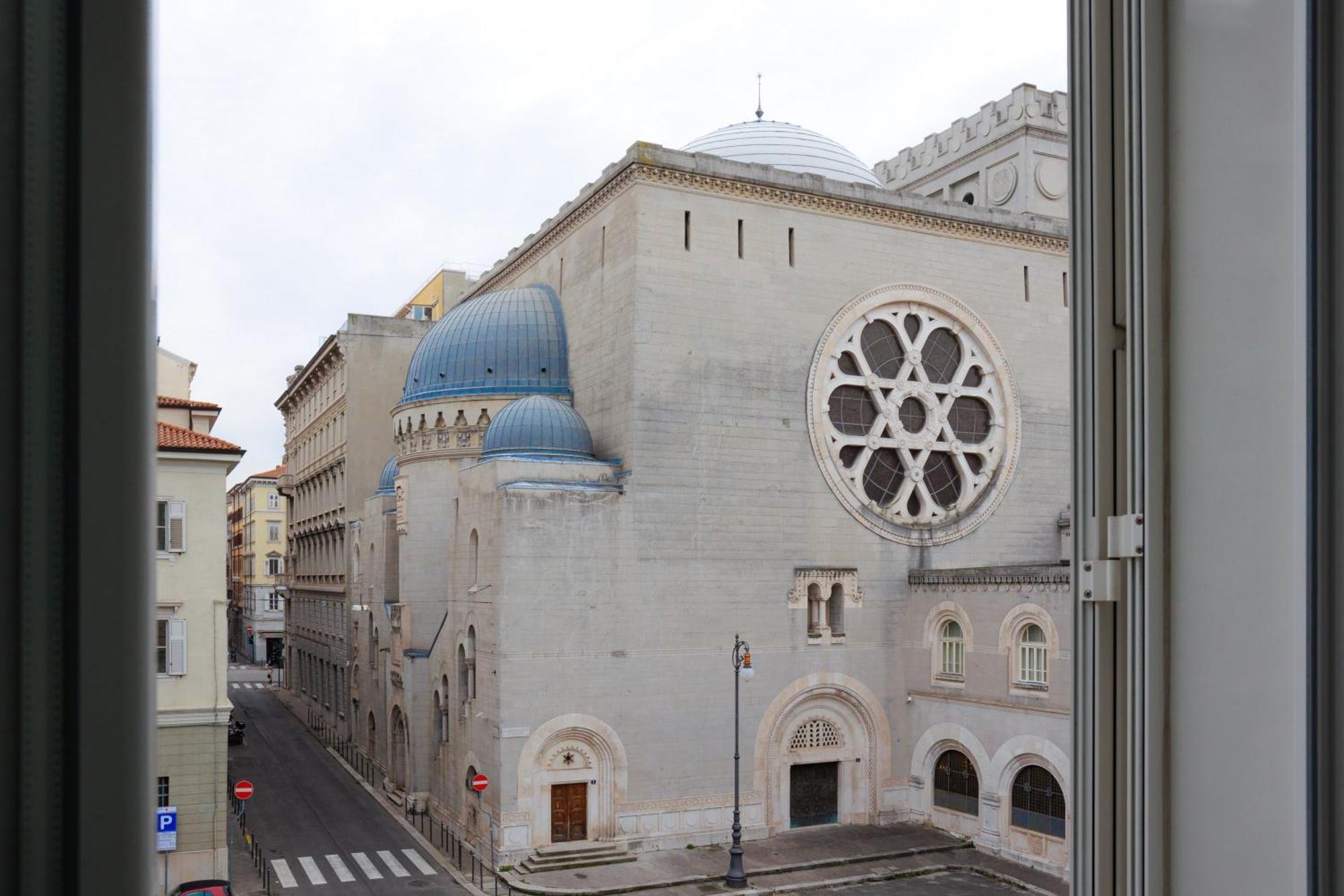 Residence Piazza Giotti 8 Trieszt Kültér fotó